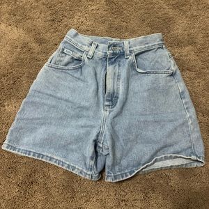 BEAUTIFUL lee jean shorts